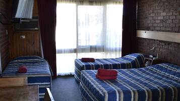 Kamar Keluarga (small) | Wi-Fi (biaya tambahan)