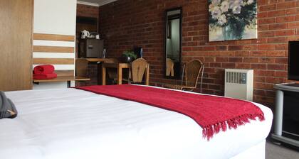 Kardinia Park Motel