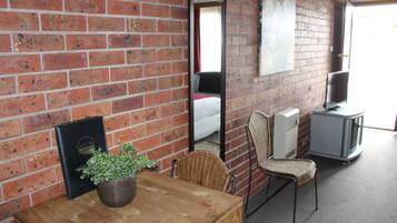 Kamar Keluarga (small) | Area keluarga | TV