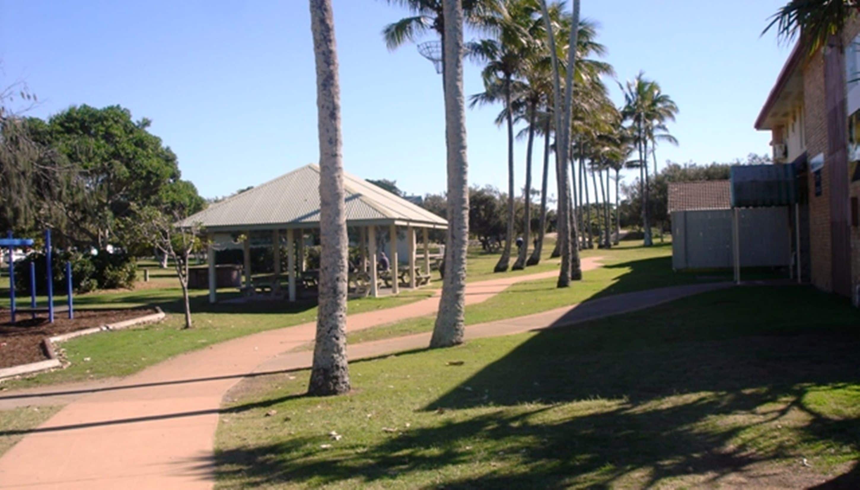 Koola Beach Apartments Bargara — image 23