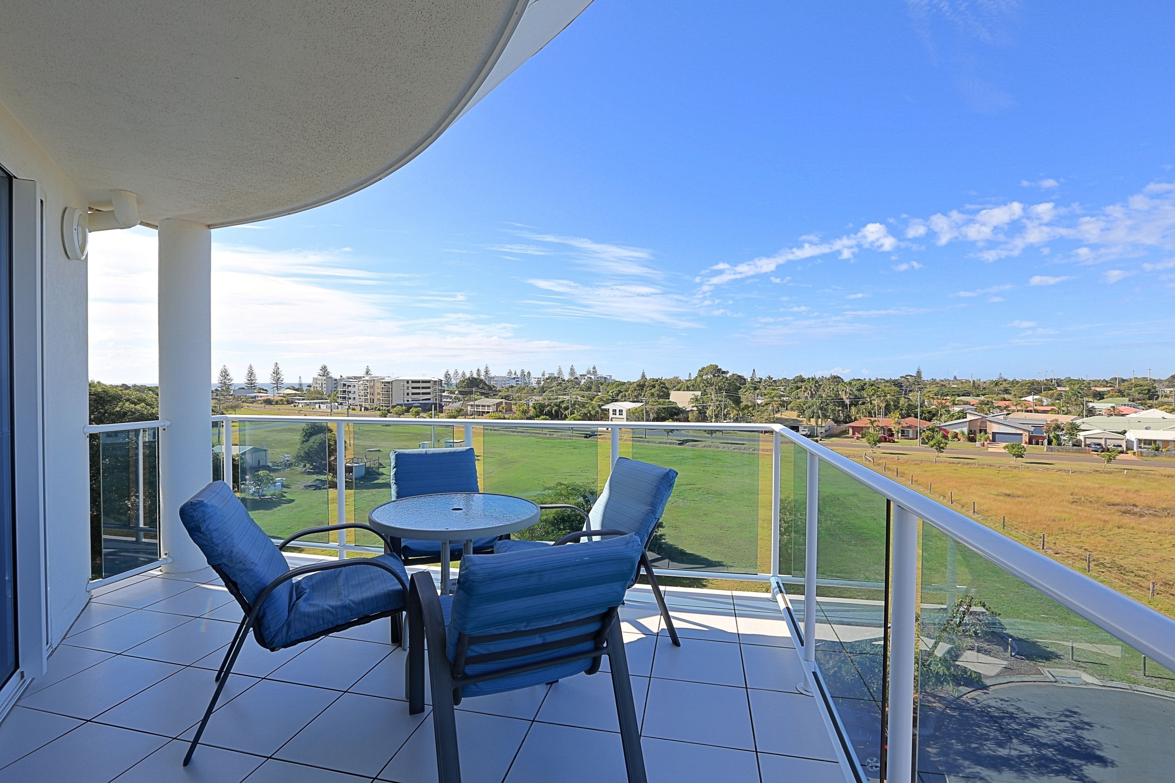 Koola Beach Apartments Bargara — image 3