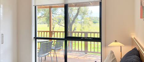 Superior-huoneisto, 2 makuuhuonetta (Self-Contained ) | Silitysrauta/-lauta, vauvansängyt, ilmainen Wi-Fi, vuodevaatteet