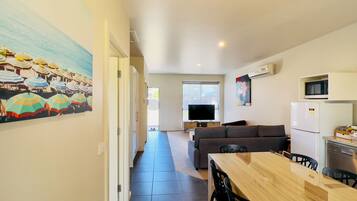 Apartemen Superior, 2 kamar tidur (Self-Contained ) | Area keluarga | TV LCD