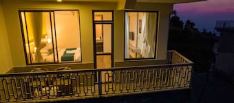 Hotel Bob's N Barley