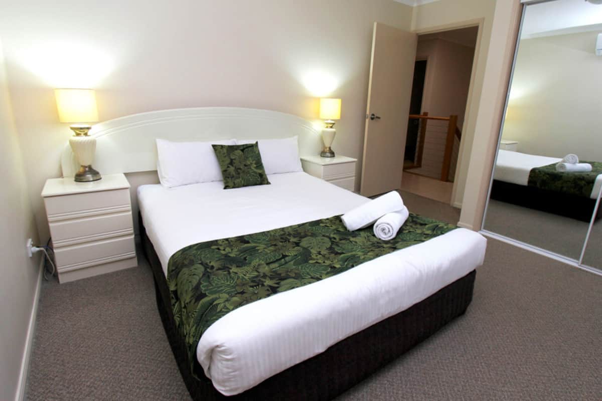 3 Bedroom Apartment  | Iron/ironing board, WiFi (free), bed sheets