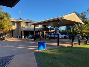Reception - The Palms Motel (Chinchilla)
