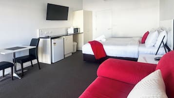 Deluxe Room, Non Smoking (Deluxe Queen)