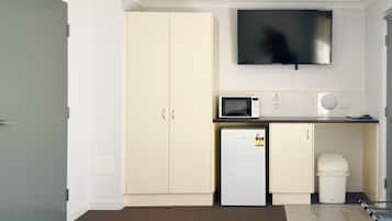 Desk, laptop workspace, iron/ironing board, free WiFi