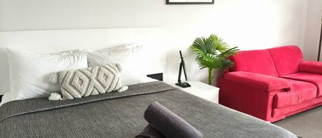 Surmatelas, fer et planche à repasser, Wi-Fi gratuit, draps fournis