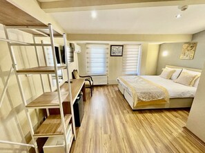 Minibar, in-room safe, desk, laptop workspace - Timeks Hotel Sultanahmet (Istanbul)