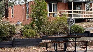 Basic Cabin, 2 Bedrooms, Non Smoking, Kitchenette (Mansfield Country cabins) | 2 bedrooms, bed sheets