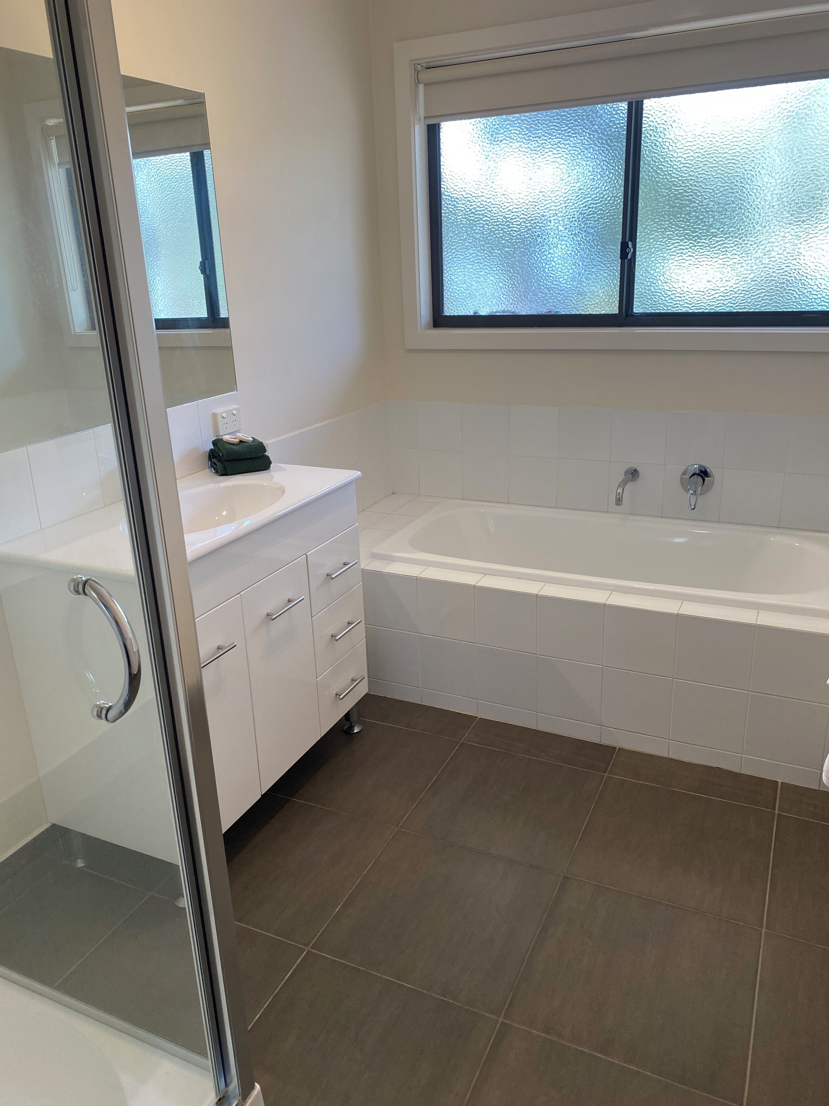 House | Bathroom | Shower, towels, toilet paper