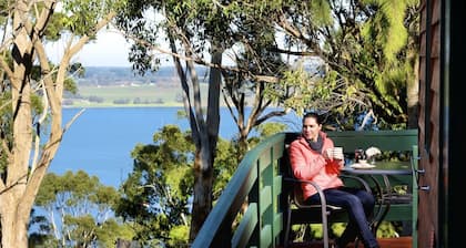 Lakes And Craters Holiday Park