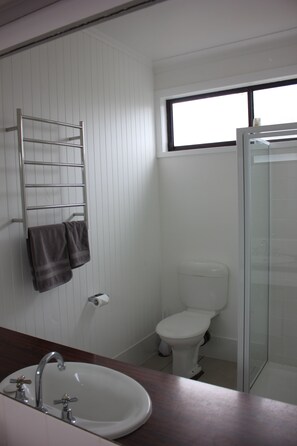 Bathroom - Glynlea Motel (Horsham)