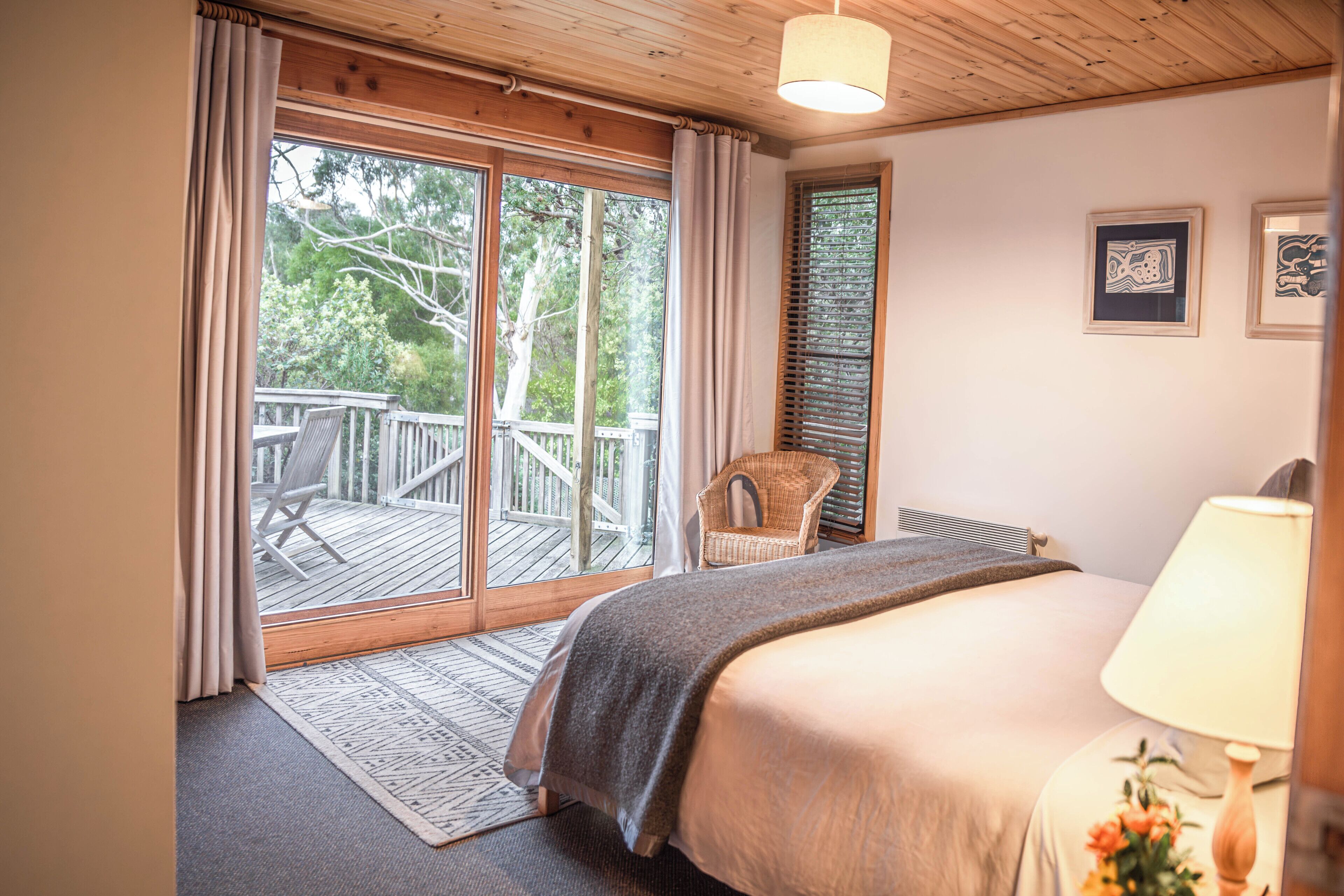 Family House | 4 bedrooms, Egyptian cotton sheets, premium bedding, laptop workspace