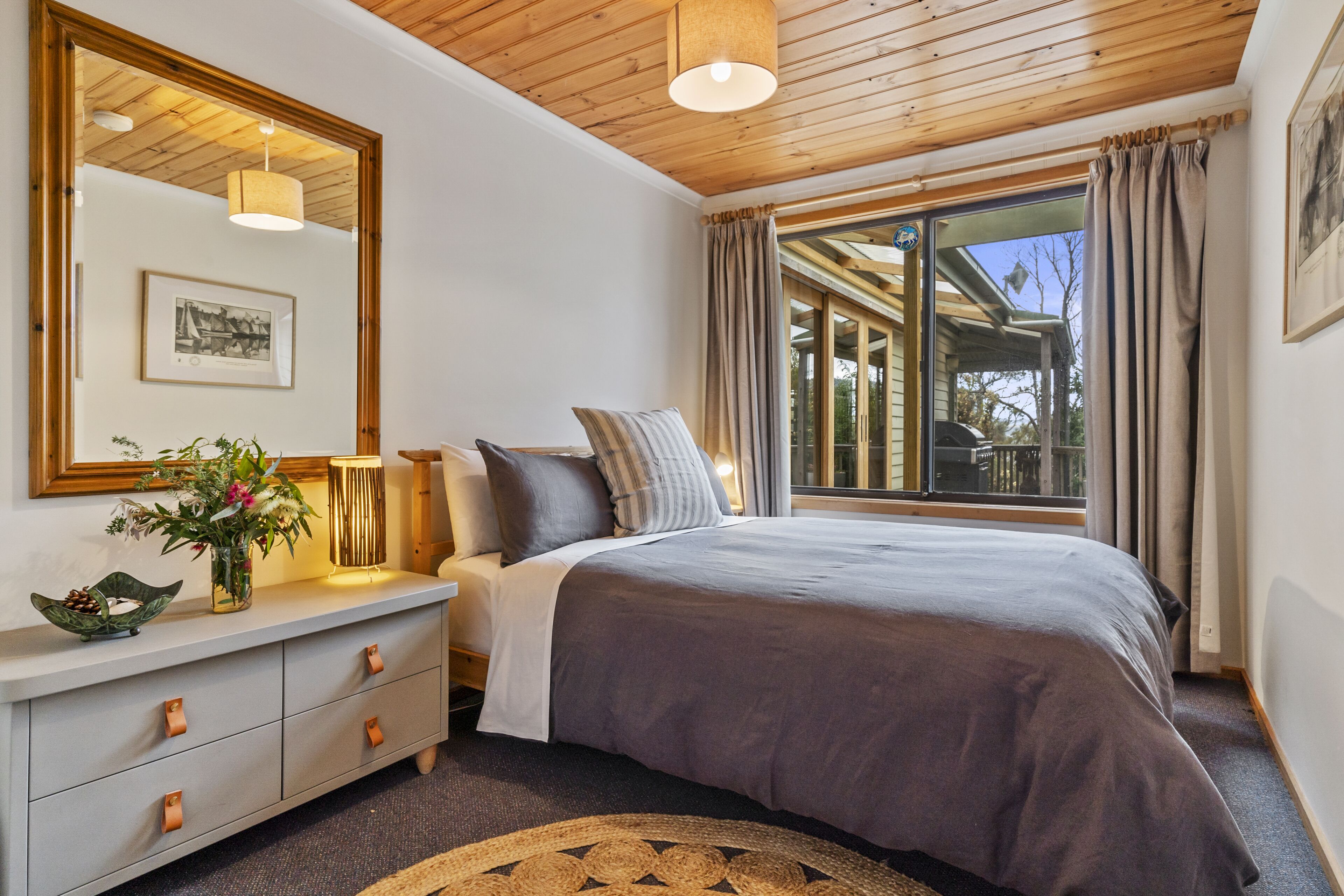 Family House, 4 Bedrooms, Fireplace, Sea View