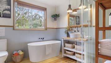 Private spa tub