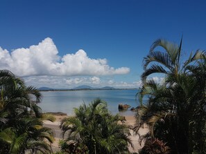 Beach nearby, white sand, beach bar
