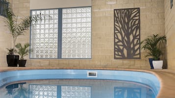 Indoor pool, sun loungers