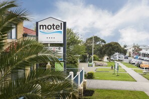 Front of property - Motel on A'beckett (Inverloch)