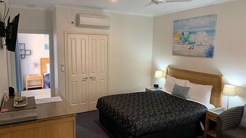 Family Room Medium | In-room safe, soundproofing, iron/ironing board, cribs/infant beds