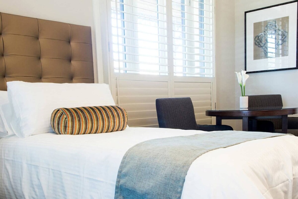 In-room safe, desk, soundproofing, iron/ironing board