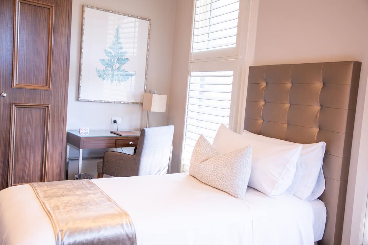 single room | 1 bedroom, in-room safe, desk, soundproofing