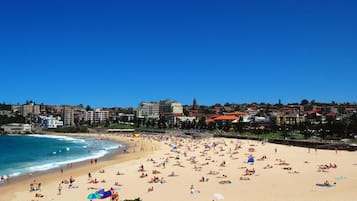 Una playa cerca