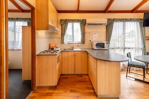 Dishwasher, coffee/tea maker