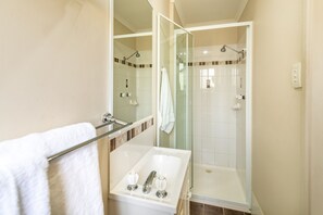 Standard-Studio, Nichtraucher, Balkon | Badezimmer | Dusche, Haartrockner, Handtücher