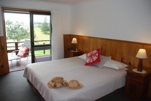 Iron/ironing board - Coast Norfolk Island (Norfolk Island)