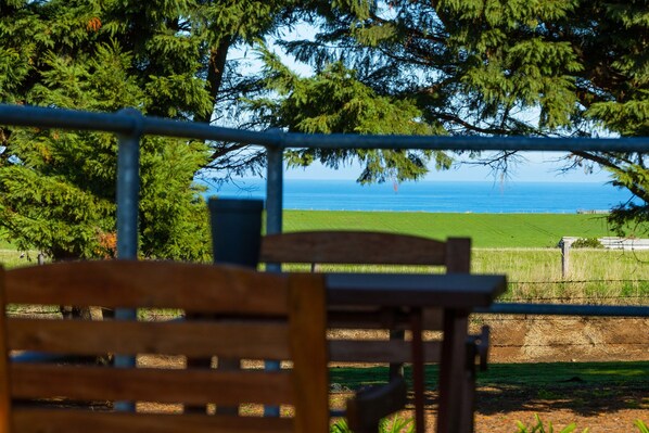 Deluxe Cabin (No Pets Allowed) | Garden view - Harmony at Tower Hill (Tower Hill)