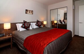 Skrivebord, lydisolert, wi-fi (inkludert) og sengetøy