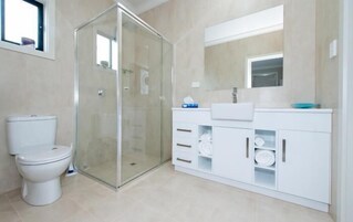 Standard Apartment, 2 Bedrooms, Non Smoking, Kitchen (Upstairs) | Bathroom | Shower, free toiletries, hair dryer, towels