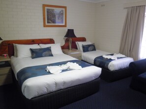 Room - Poets Recall Motel (Gundagai)
