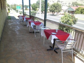 Dining - Poets Recall Motel (Gundagai)