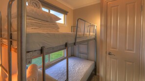 3 Bedroom Waterview Deck | Individually decorated, individually furnished, free WiFi, bed sheets
