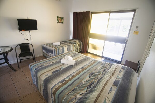 Standard Queen + Single | Iron/ironing board, cribs/infant beds, free WiFi, bed sheets