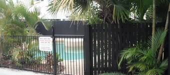 Cool Palms Motel
