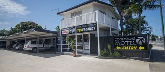 Cool Palms Motel