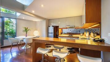 Apartment, 2 Bedrooms | Private kitchen