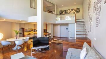 公寓, 2 间卧室 | 起居区 | 液晶电视