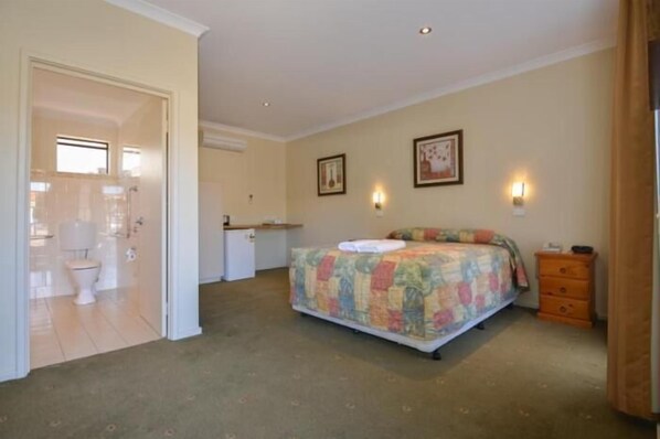 Desk, iron/ironing board, free WiFi
