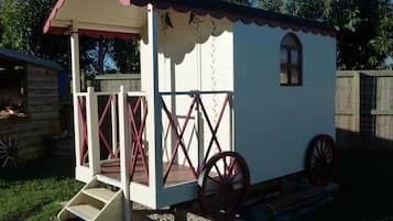 Colonial Wagon + Sleep Out