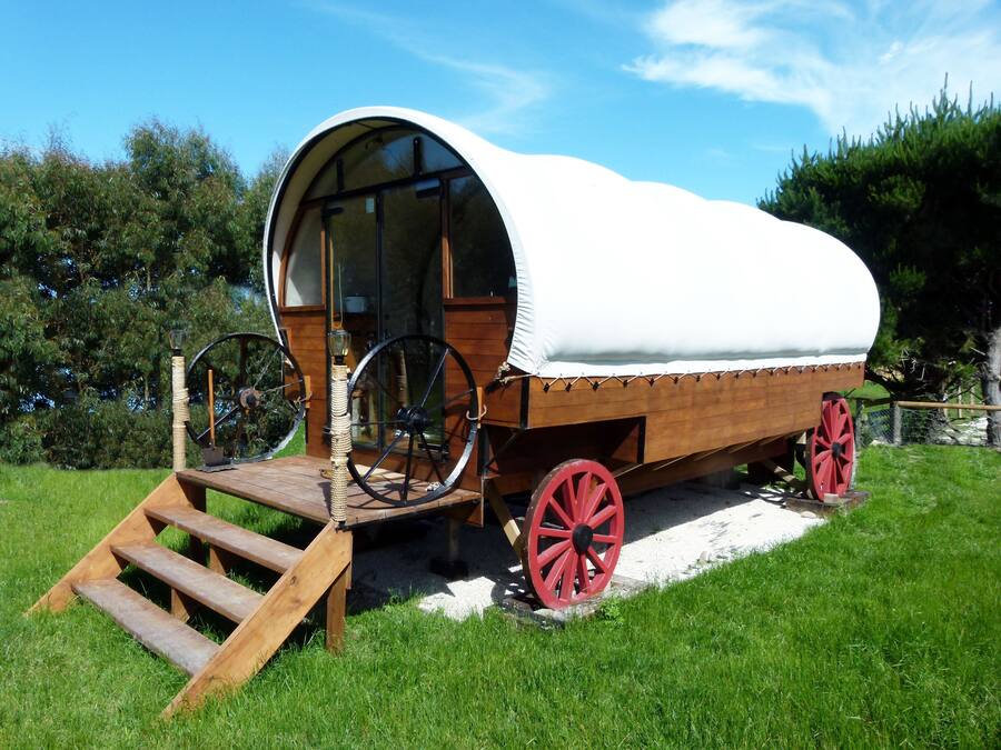 Colonial Wagon + Sleep Out | Front of property