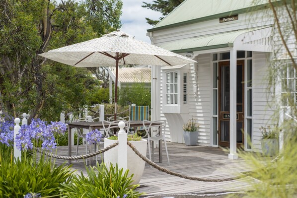 Romantic Apartment, 1 Bedroom, Non Smoking, Kitchenette (Portsea) | Street view - Beach Huts Middleton (Middleton)