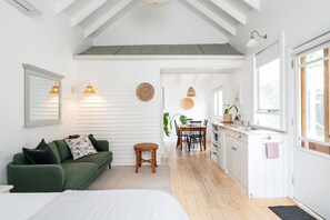 Standard Studio, 1 Bedroom, Non Smoking, Kitchenette (Bondi) | Private kitchenette | Fridge, microwave, coffee/tea maker, electric kettle - Beach Huts Middleton (Middleton)