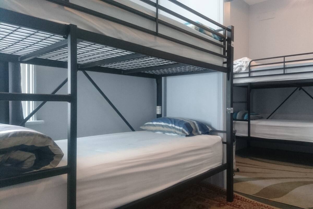 스탠다드 공용 도미토리, 금연, 공용 욕실 (4 Bed Mixed Dorm) | 무료 WiFi, 침대 시트