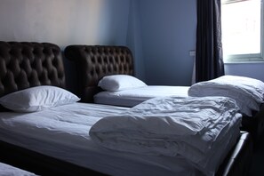 Standardfællessovesal - ikke-ryger - fælles badeværelse (4 Bed Female Only Dorm) | Gratis Wi-Fi, sengetøj