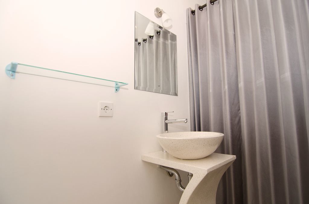 basic room, 2 single beds | individually furnished, free wifi, bed sheets